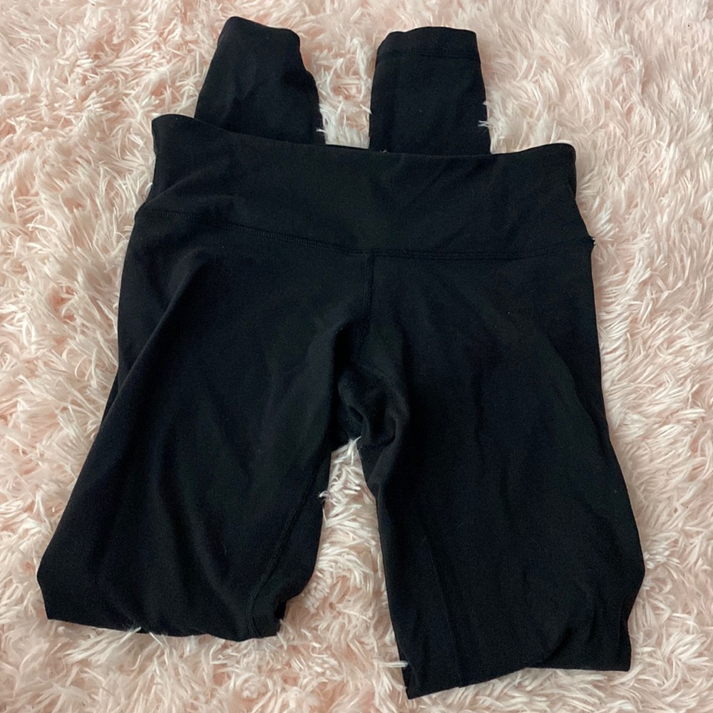 Lululemon yoga pants  black size 6